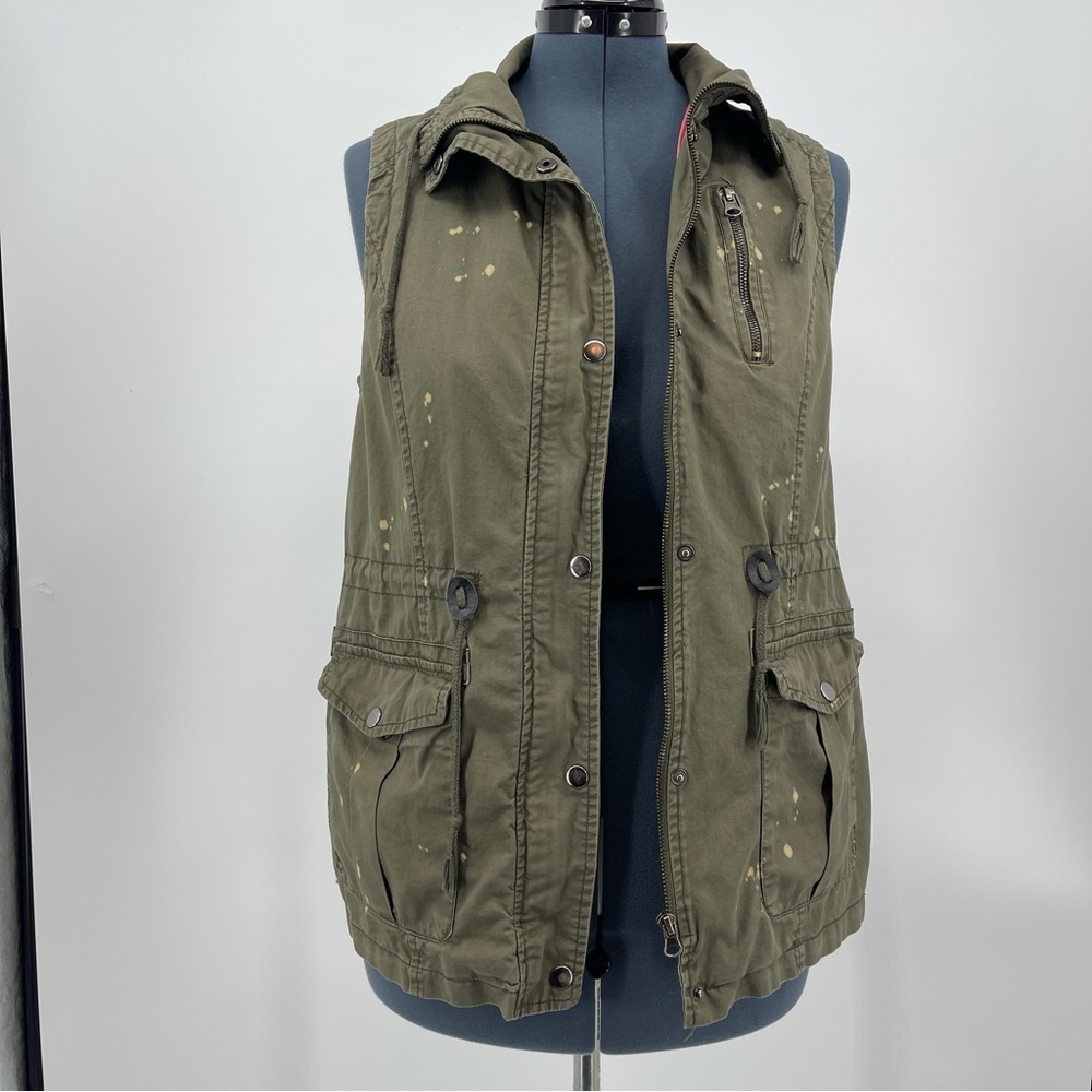 JOLT WOMENS ZIPUP VEST, SIZE M, VERY GOOD CONDITION, PREOWNED, OLIVE DRAB
